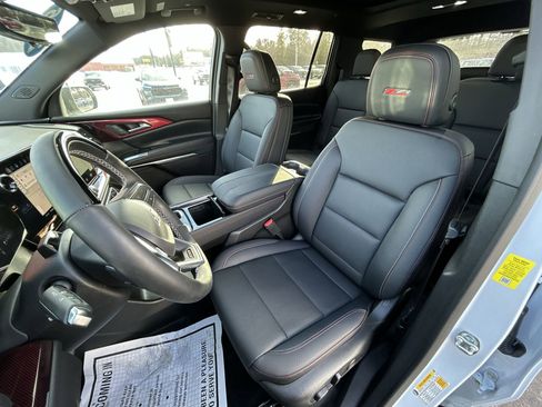 Used 2026 Chevrolet Traverse Z71 w/ Enhanced Driving Package image 12