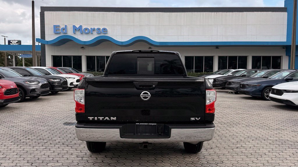 Used 2017 Nissan Titan SV RWD image 11