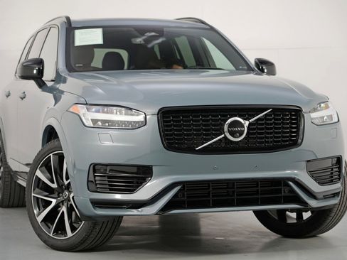 Used 2023 Volvo XC90 T8 Ultimate image 4