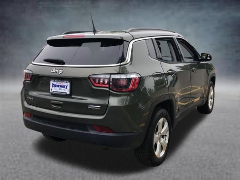 Used 2018 Jeep Compass Latitude w/ Popular Equipment Group AWD/4WD image 12