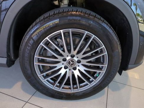 Certified 2024 Mercedes-Benz GLC 300 4MATIC image 11