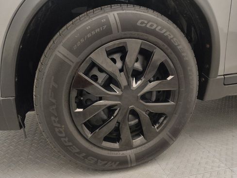 Used 2018 Nissan Rogue S AWD/4WD image 31