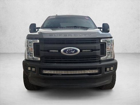Used 2017 Ford F250 XLT w/ XLT Value Package AWD/4WD image 2