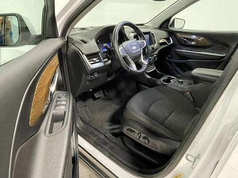 Used 2020 GMC Terrain SLE w/ Driver Convenience Package FWD image 18