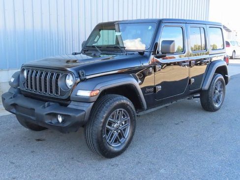 Used 2024 Jeep Wrangler Sport S image 5