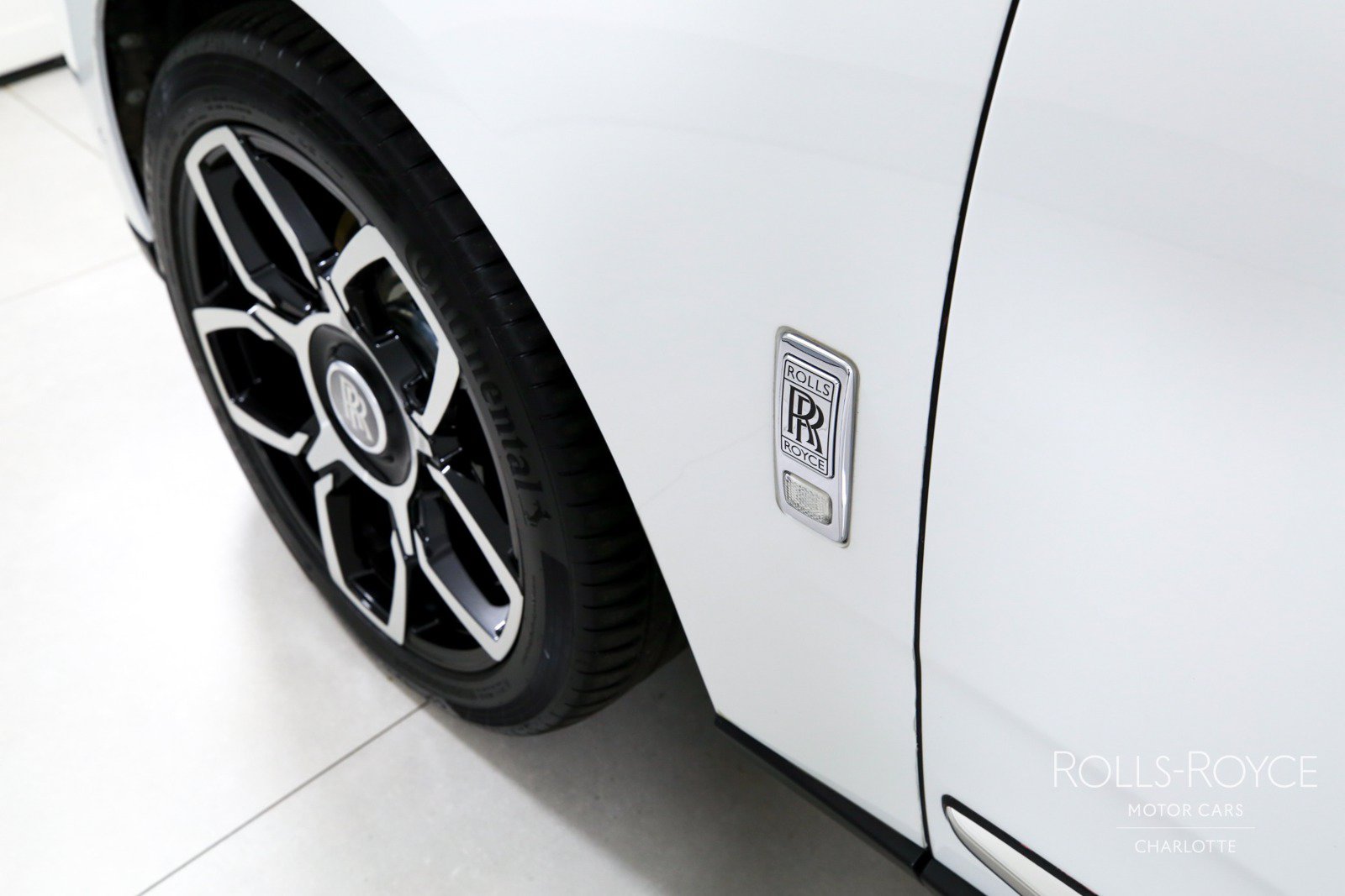 Used 2020 Rolls-Royce Cullinan AWD/4WD image 43