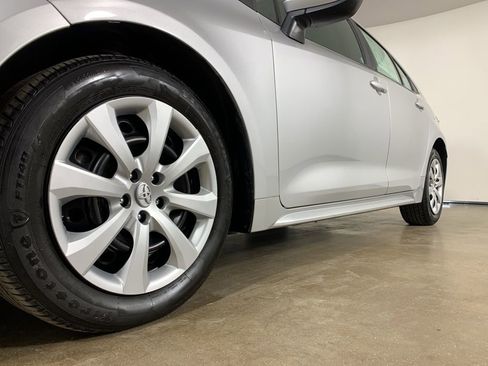 Used 2023 Toyota Corolla LE image 2