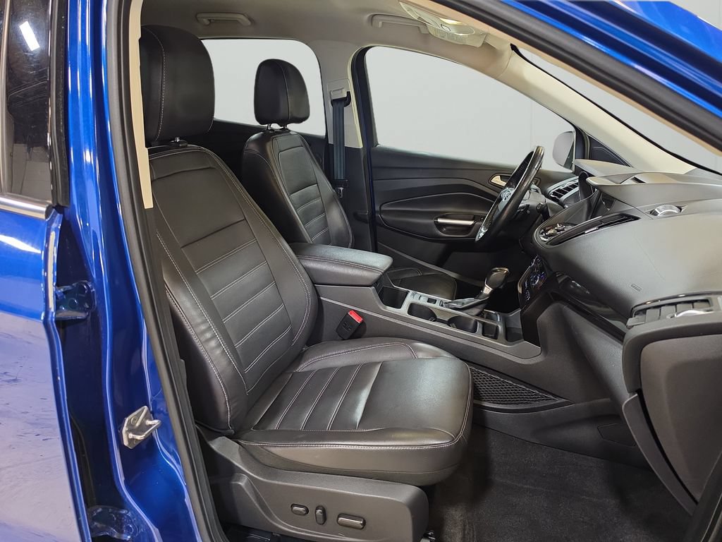 Used 2017 Ford Escape Titanium w/ Equipment Group 301A AWD/4WD image 12