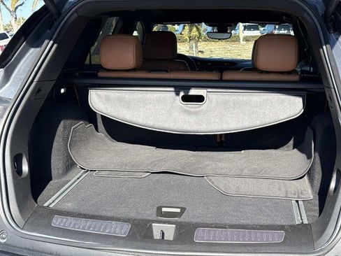 Certified 2022 Cadillac XT5 Premium Luxury w/ Technology Package image 10