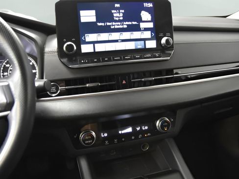 Used 2024 Mitsubishi Outlander SE FWD image 22