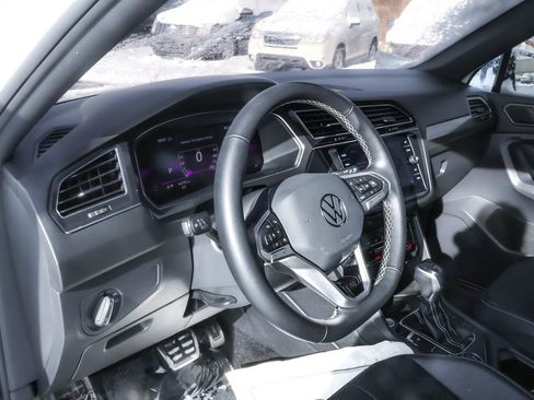 Used 2023 Volkswagen Tiguan SE R-Line image 16