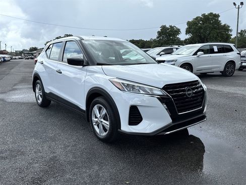 Used 2024 Nissan Kicks S image 7