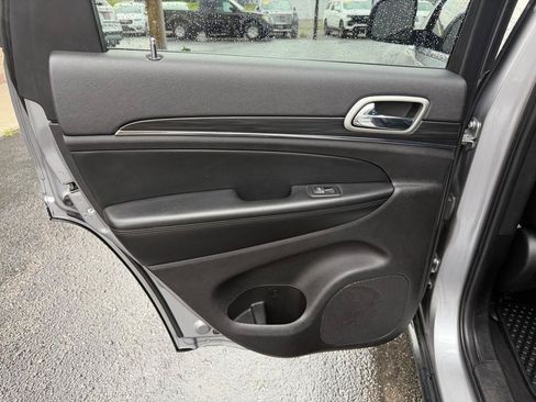 Used 2021 Jeep Grand Cherokee Limited AWD/4WD image 16