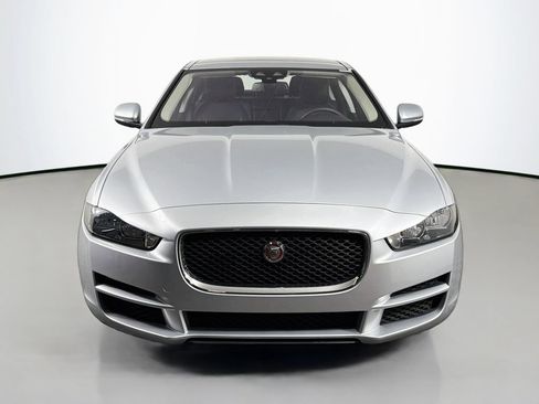 Used 2018 Jaguar XE RWD image 2