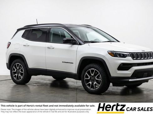 Used 2025 Jeep Compass Trailhawk image 1