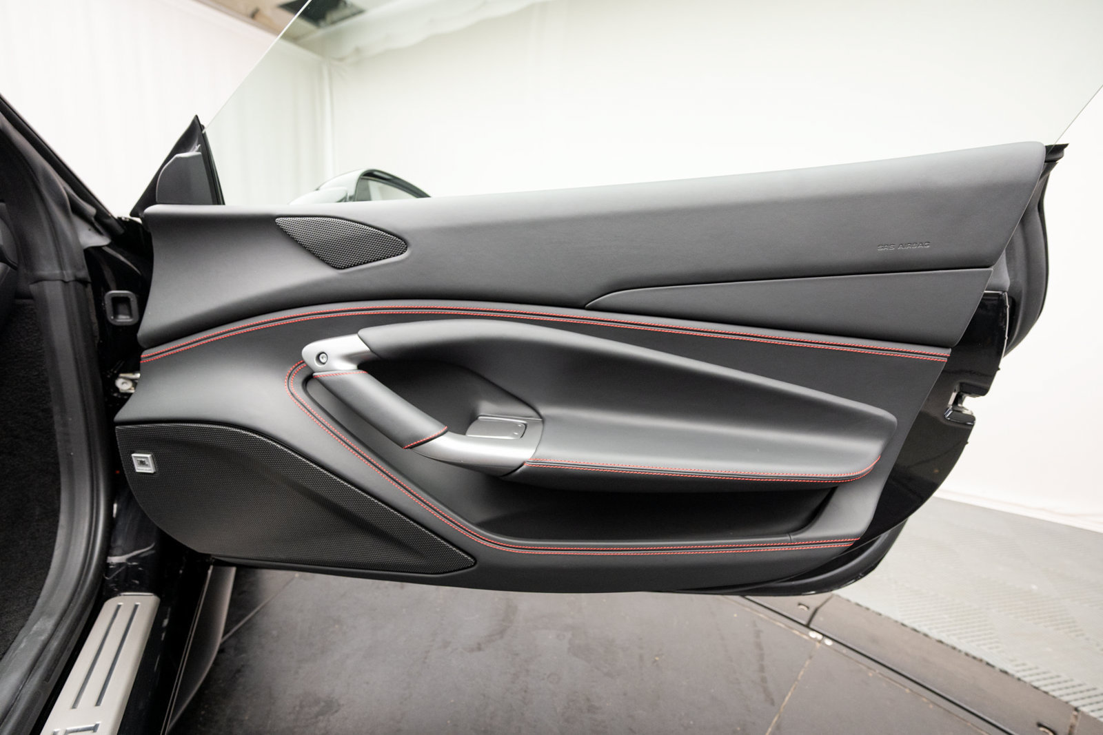 Used 2022 Ferrari F8 Tributo RWD image 37