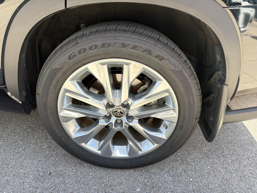 Used 2021 Toyota Highlander Limited AWD/4WD image 13