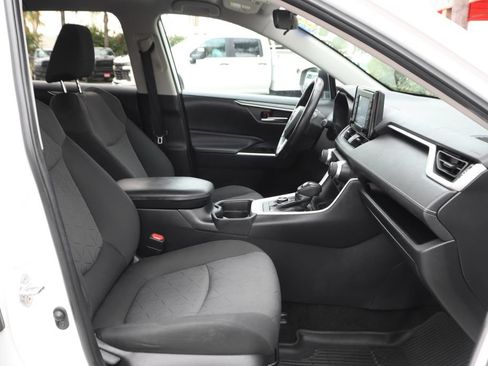 Used 2020 Toyota RAV4 XLE w/ XLE Grade Weather Package AWD/4WD image 32