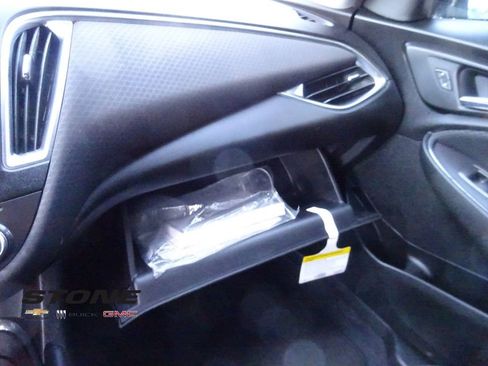 Used 2018 Chevrolet Malibu LT image 28