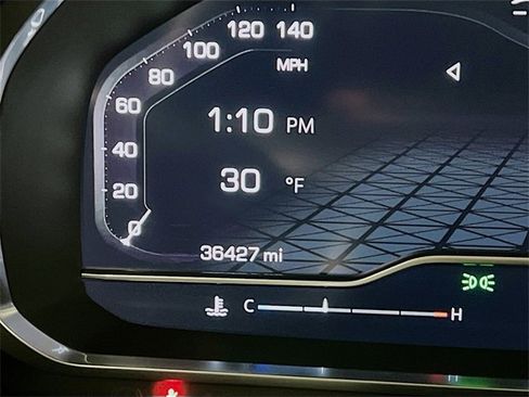 Used 2023 GMC Yukon SLT w/ SLT Luxury Package image 15