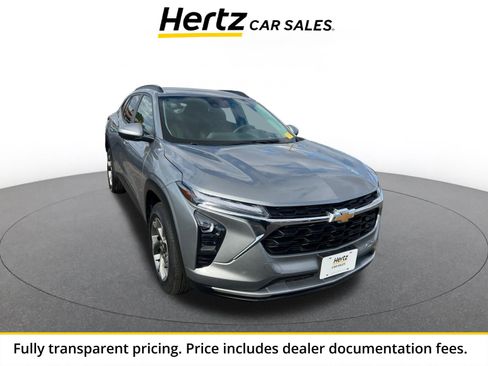 Used 2025 Chevrolet Trax LT FWD image 1