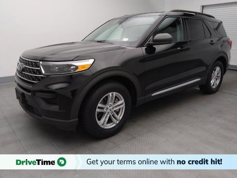 Used 2022 Ford Explorer XLT image 1