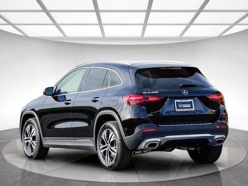 New 2025 Mercedes-Benz GLA 250 image 2