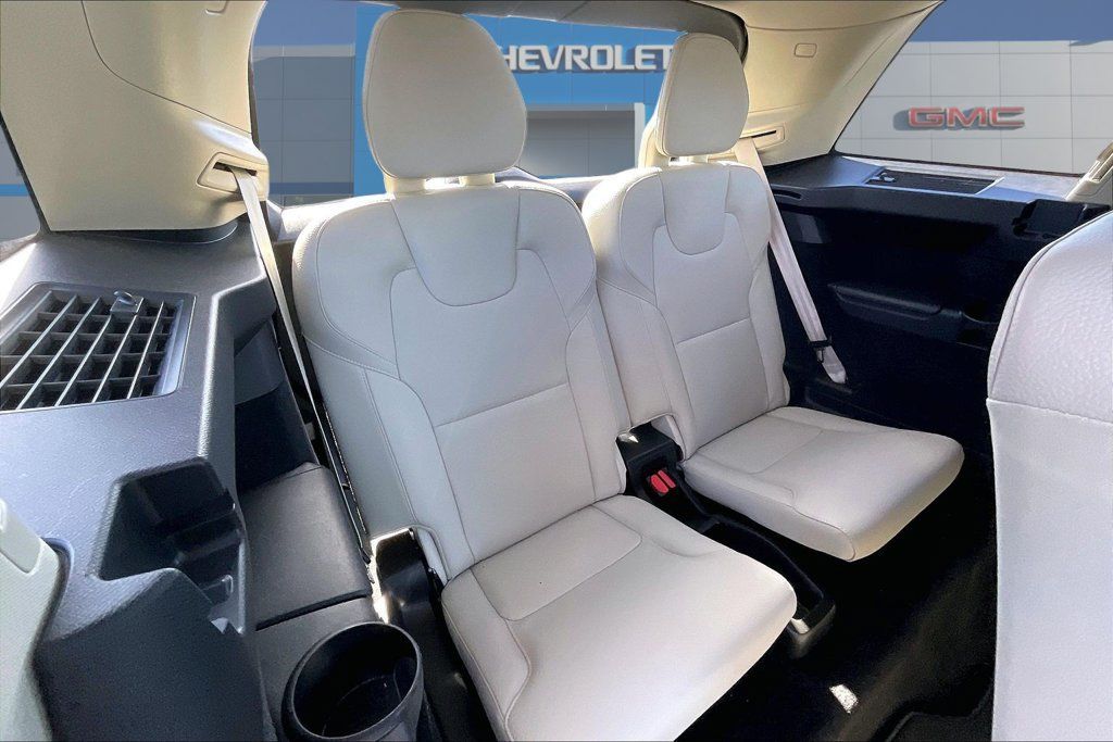 Used 2022 Volvo XC90 T5 Momentum AWD/4WD image 26