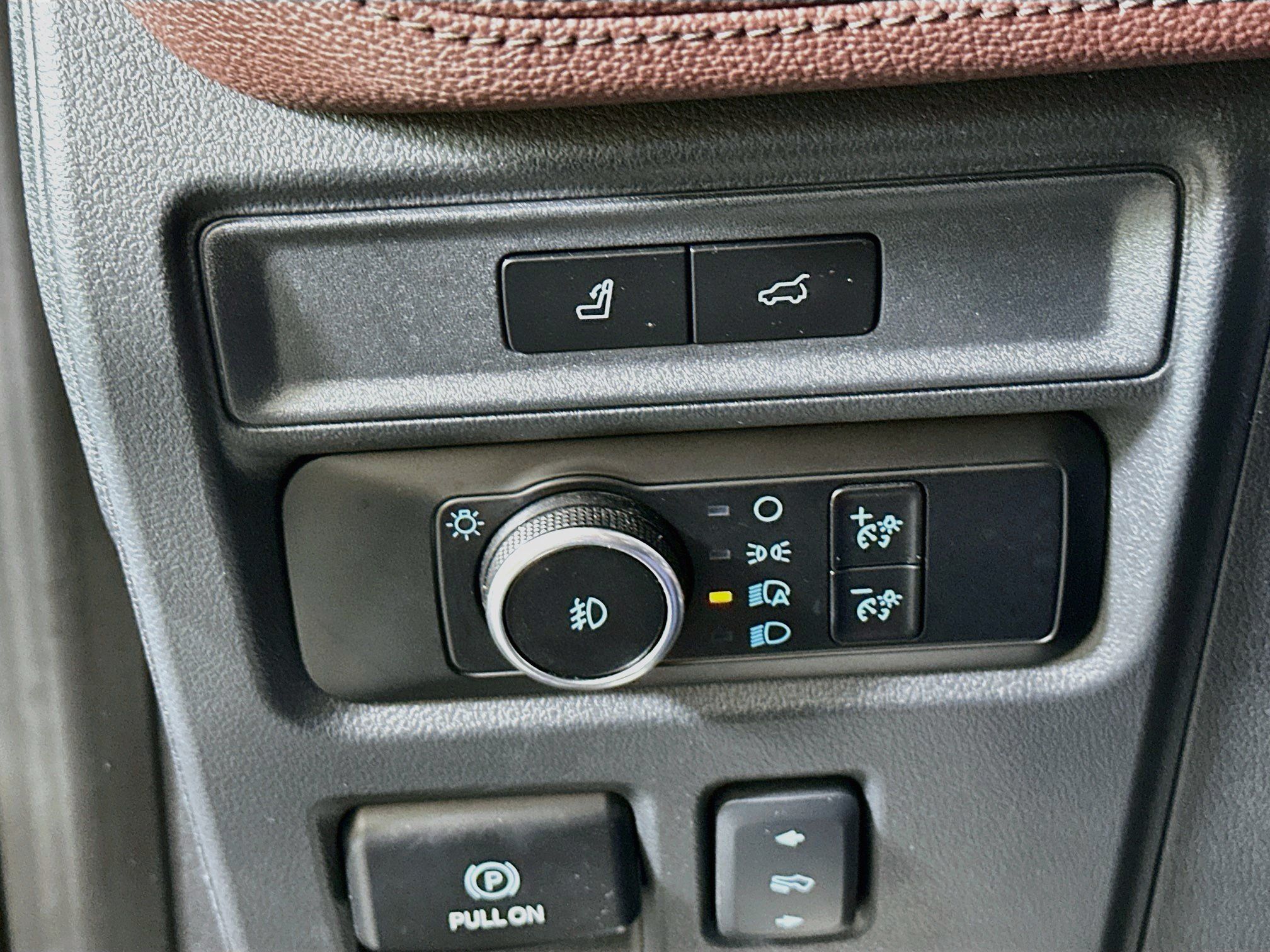 Used 2024 Ford Expedition Limited RWD image 16