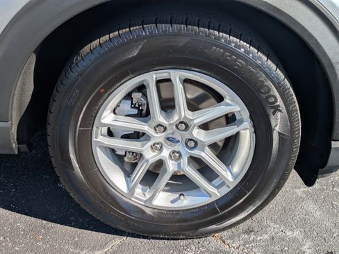 Used 2025 Ford Explorer Active image 11