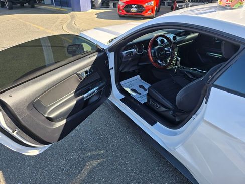 Used 2016 Ford Mustang Coupe RWD image 14