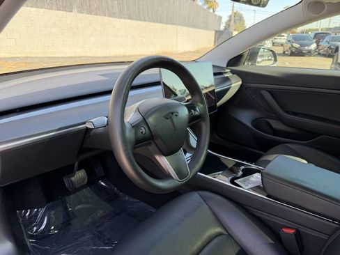 Used 2020 Tesla Model 3 Standard Range Plus image 8