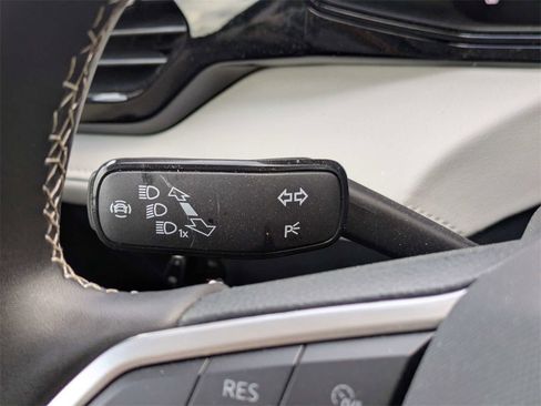 Used 2025 Volkswagen Taos S image 35