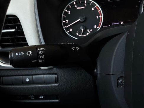 Used 2025 Nissan Rogue SV FWD image 35