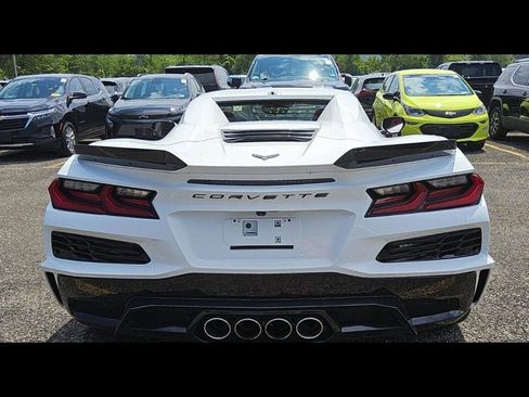 Used 2024 Chevrolet Corvette Z06 image 8