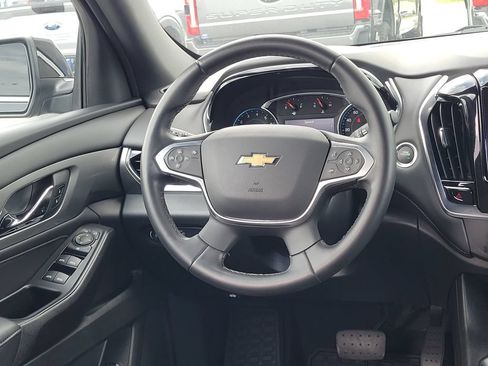 Used 2023 Chevrolet Traverse LT FWD image 15