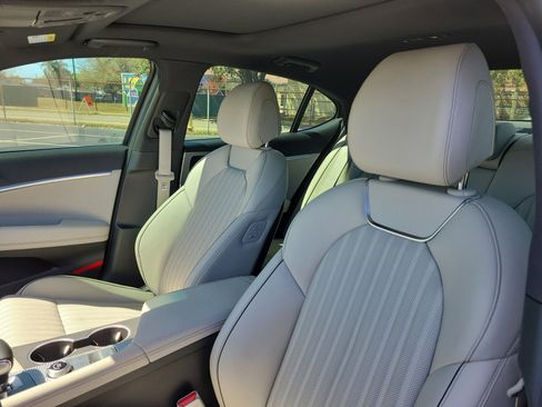 Used 2023 Genesis G70 2.0T w/ Sport Prestige Package image 20