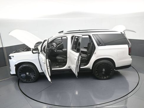 Used 2023 Cadillac Escalade V AWD/4WD image 95