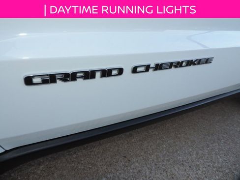 Used 2019 Jeep Grand Cherokee Limited image 11