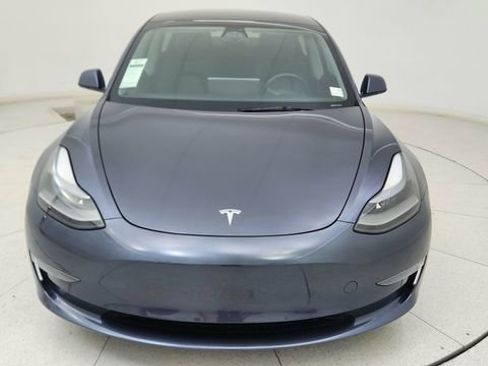 Used 2023 Tesla Model 3 Standard Range image 2