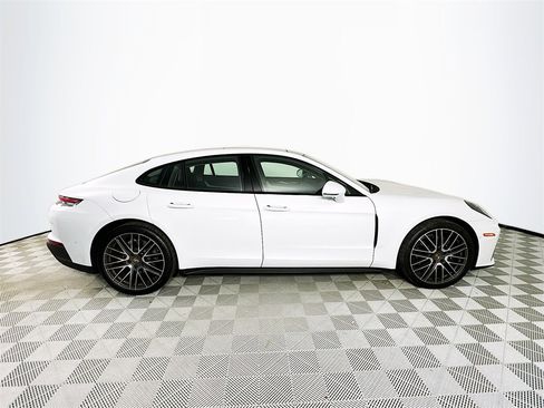 Used 2024 Porsche Panamera image 8