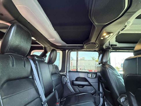 Used 2022 Jeep Wrangler Unlimited Sahara w/ Cold Weather Group AWD/4WD image 57