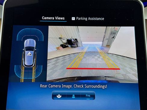 Used 2024 Mercedes-Benz GLC 300 4MATIC image 13