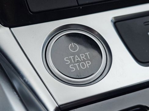 Used 2021 Audi e-tron Premium w/ Convenience Plus Package image 16