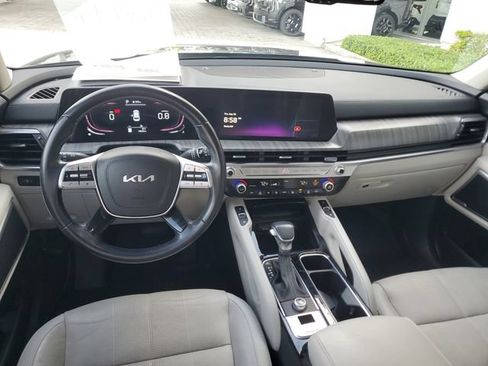 Certified 2023 Kia Telluride EX w/ EX Captain's Chair Package FWD image 11