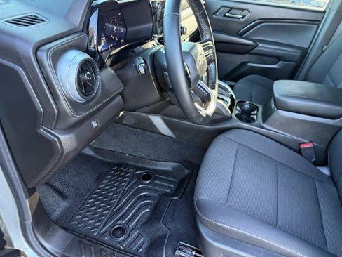 Used 2024 Chevrolet Colorado LT w/ LT Convenience Package II image 18