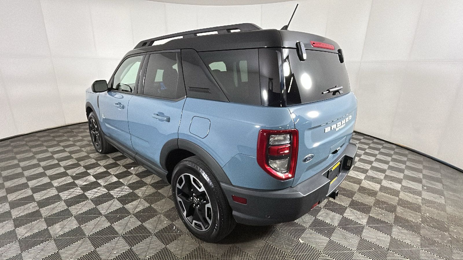 Used 2022 Ford Bronco Sport Outer Banks w/ Tech Package AWD/4WD image 5