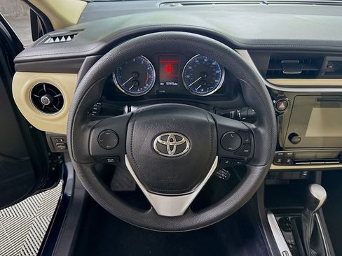 Used 2019 Toyota Corolla LE FWD image 13