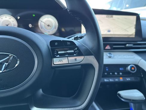 Used 2023 Hyundai Elantra Limited w/ Winter Weather Package image 8