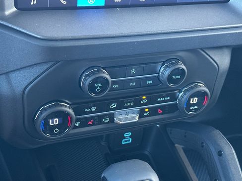 New 2025 Ford Bronco Badlands w/ Sasquatch Package AWD/4WD image 23